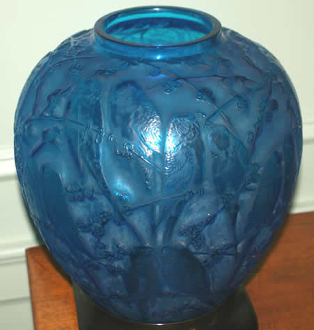R. Lalique Perruches Vase