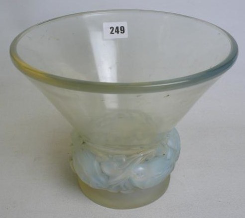 R. Lalique Pinsons Vase
