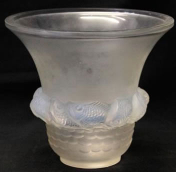 R. Lalique Piriac Vase