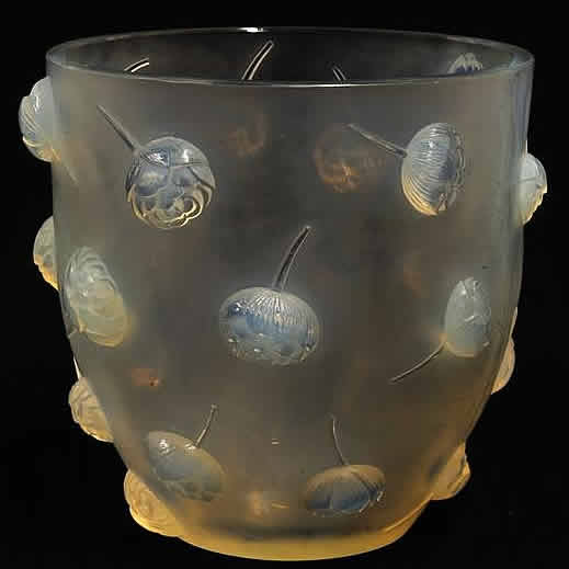 R. Lalique Pivoines Vase
