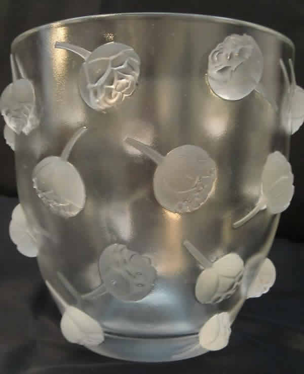 R. Lalique Pivoines Vase