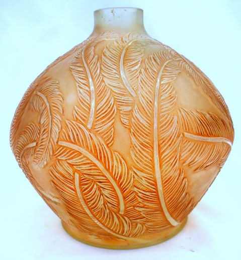 R. Lalique Plumes Vase