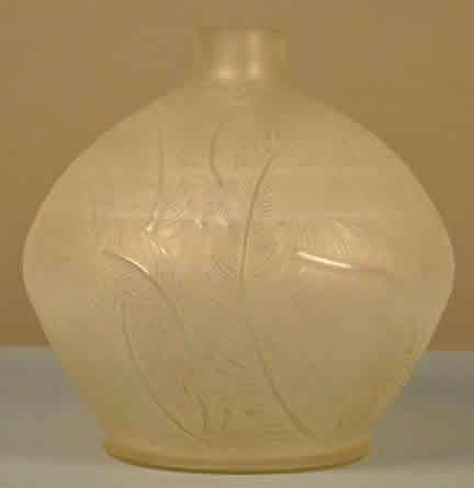 R. Lalique Plumes Vase