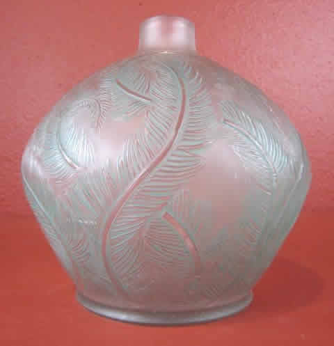 R. Lalique Plumes Vase