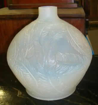 R. Lalique Plumes Vase