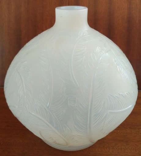 R. Lalique Plumes Vase
