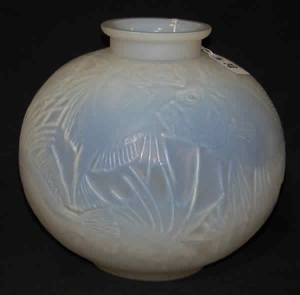 R. Lalique Poissons Vase