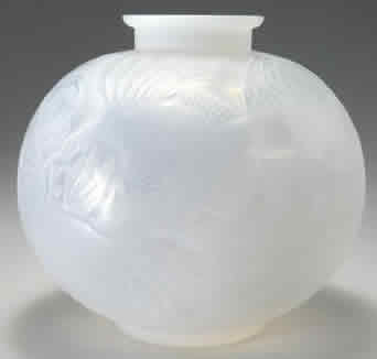 R. Lalique Poissons Vase