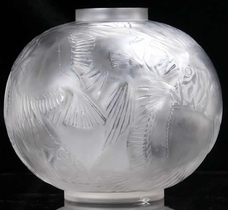 R. Lalique Poissons Vase