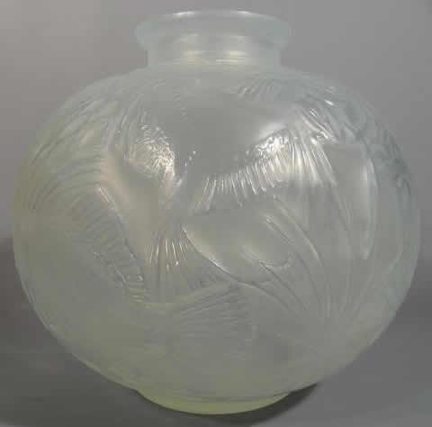 R. Lalique Poissons Vase