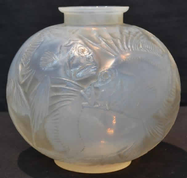 R. Lalique Poissons Vase