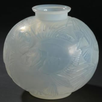 R. Lalique Poissons Vase