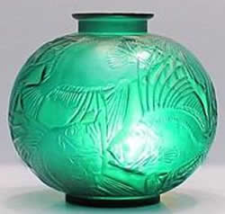 R. Lalique Poissons Vase