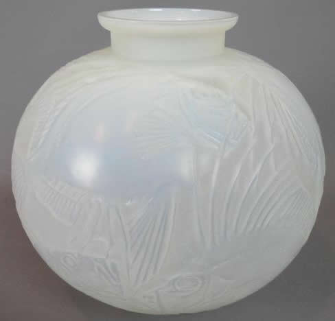 R. Lalique Poissons Vase