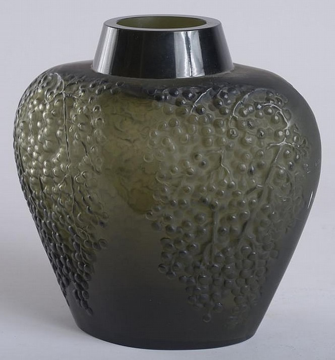 R. Lalique Poivre Vase