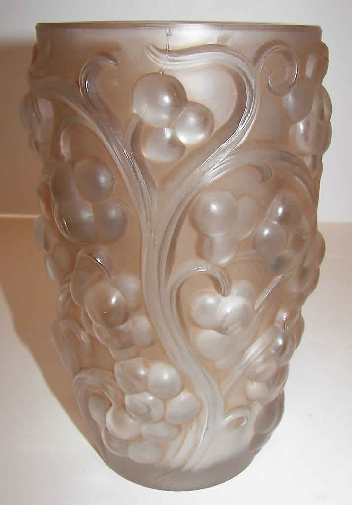 R. Lalique Raisins Vase