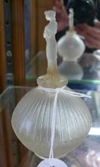 R. Lalique Roses Perfume Bottle