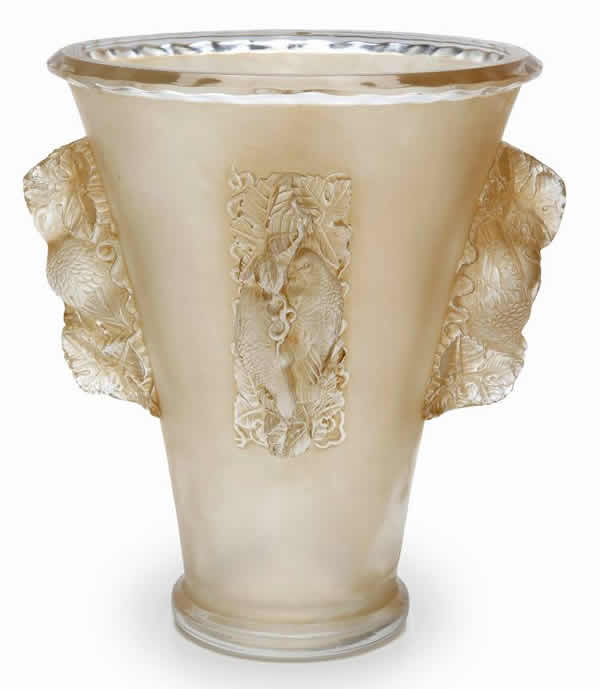 R. Lalique Saint-Emilion Vase