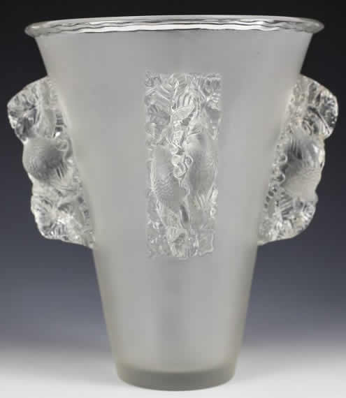 R. Lalique Saint-Emilion Vase
