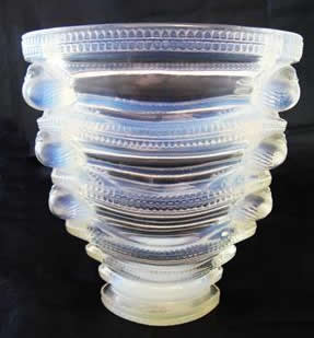 R. Lalique Saint-Marc Vase