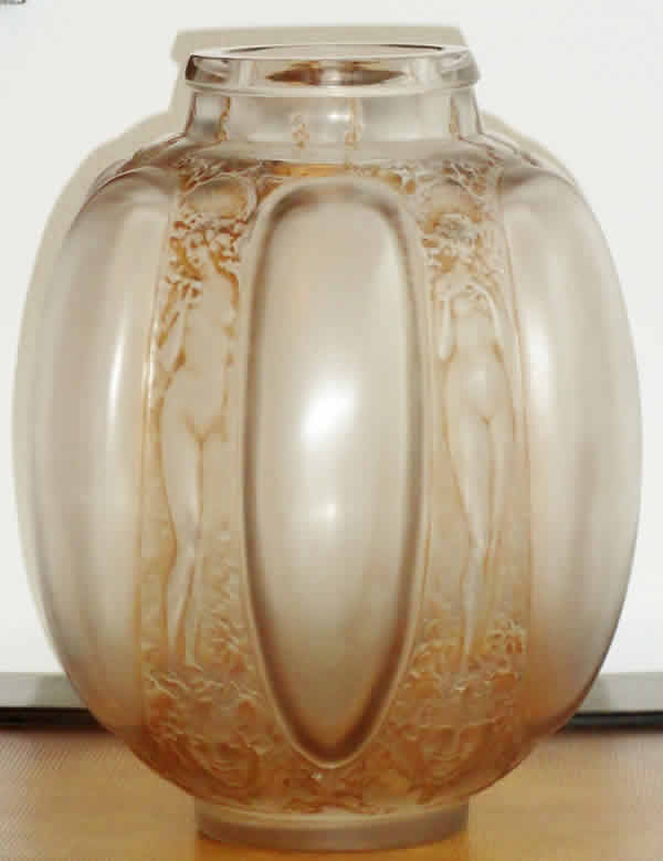 R. Lalique Six Figurines Et Masques Vase