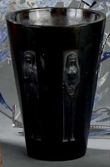 R. Lalique Six Figurines Vase
