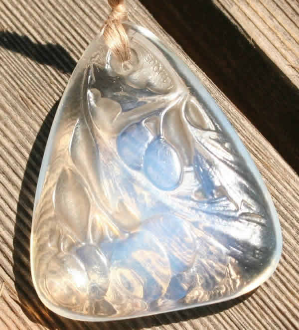 R. Lalique Sorbier Pendant