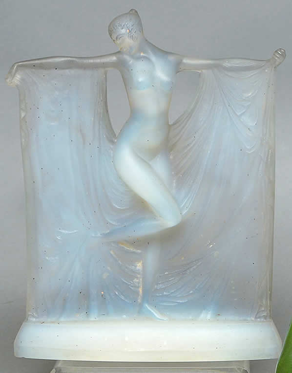 R. Lalique Suzanne Statue