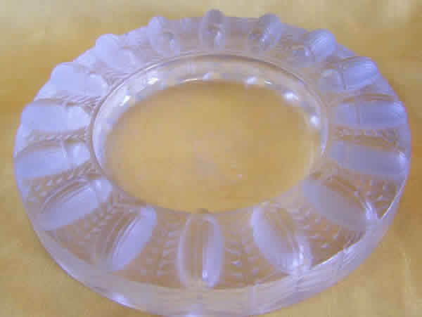 R. Lalique Tabago Cendrier