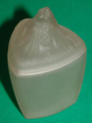 R. Lalique Tete Femme Boite A Poudre