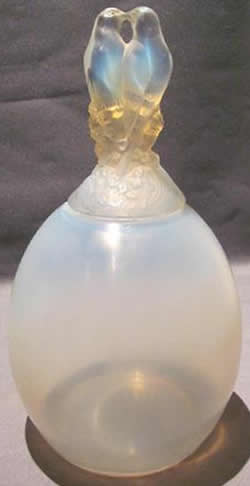 R. Lalique Tourterelles Covered Vase