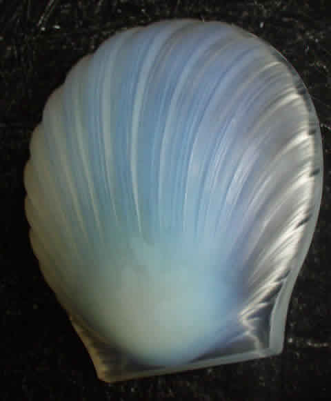 R. Lalique Tresor De La Mer Perfume Presentation