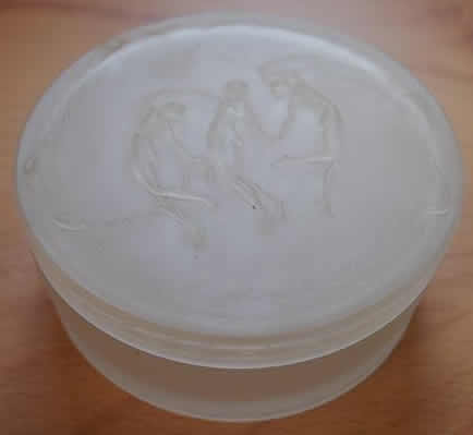 R. Lalique Trois Figurines Powder Box