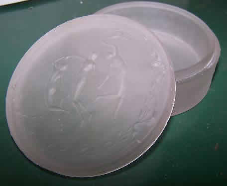 R. Lalique Trois Figurines Powder Box