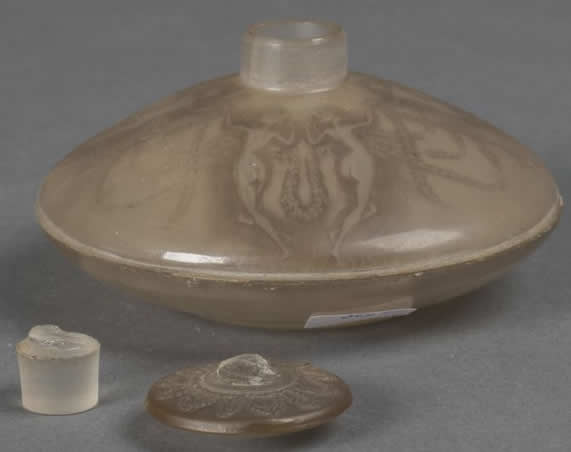 R. Lalique Trois Groupes De Deux Danseuses Flacon