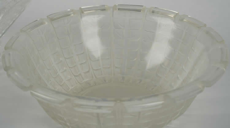 R. Lalique Acacia Bowl