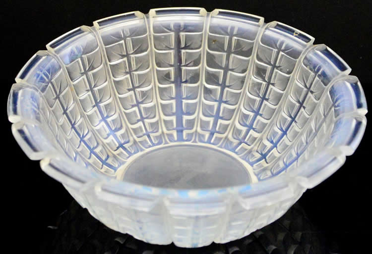 R. Lalique Acacia Bowl