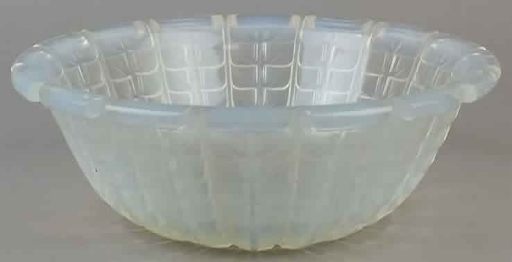 R. Lalique Acacia Bowl