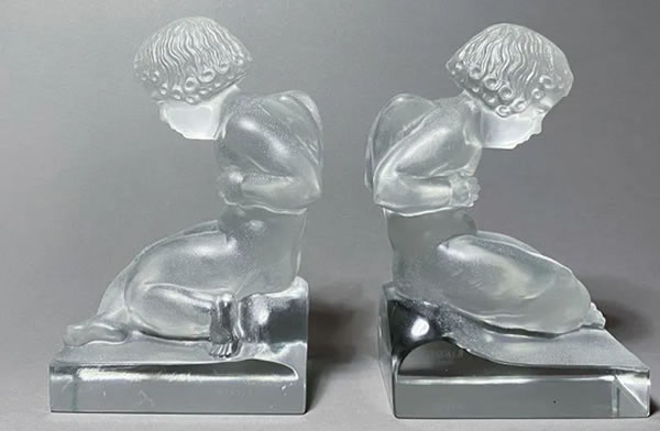 R. Lalique Amour Bookend