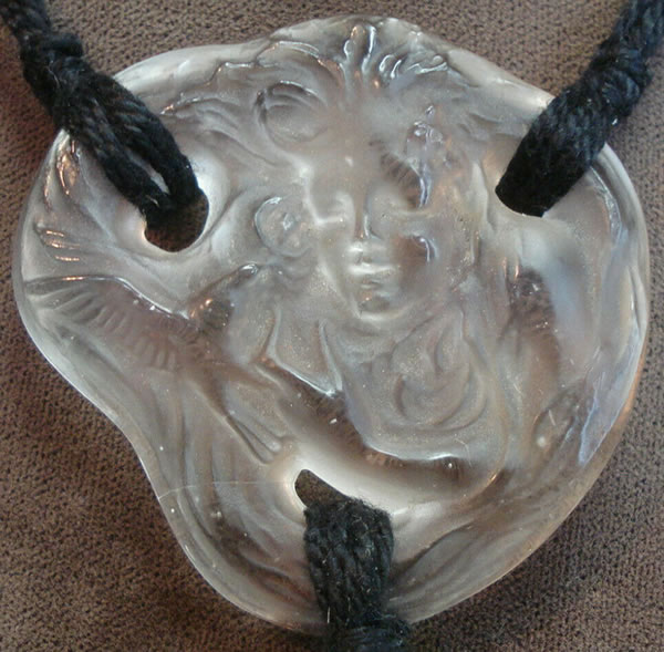 R. Lalique Ange Et Colombe Pendant