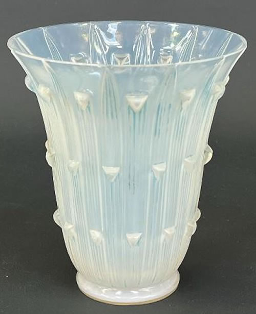 R. Lalique Bellis Vase