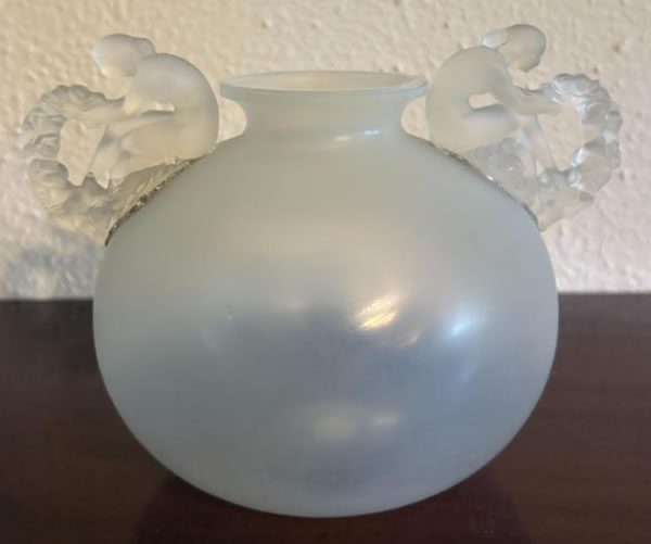R. Lalique Bouchardon Vase