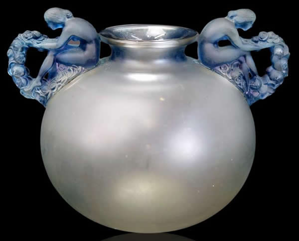 R. Lalique Bouchardon Vase