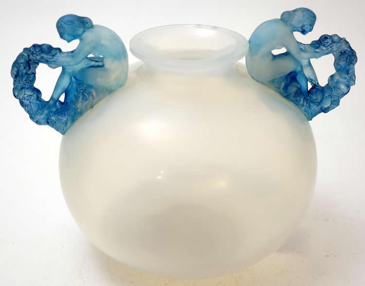 R. Lalique Bouchardon Vase