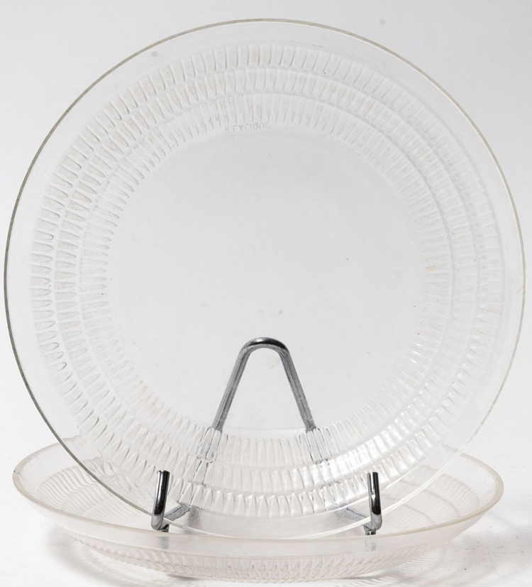 R. Lalique Bourgueil-2 Plate
