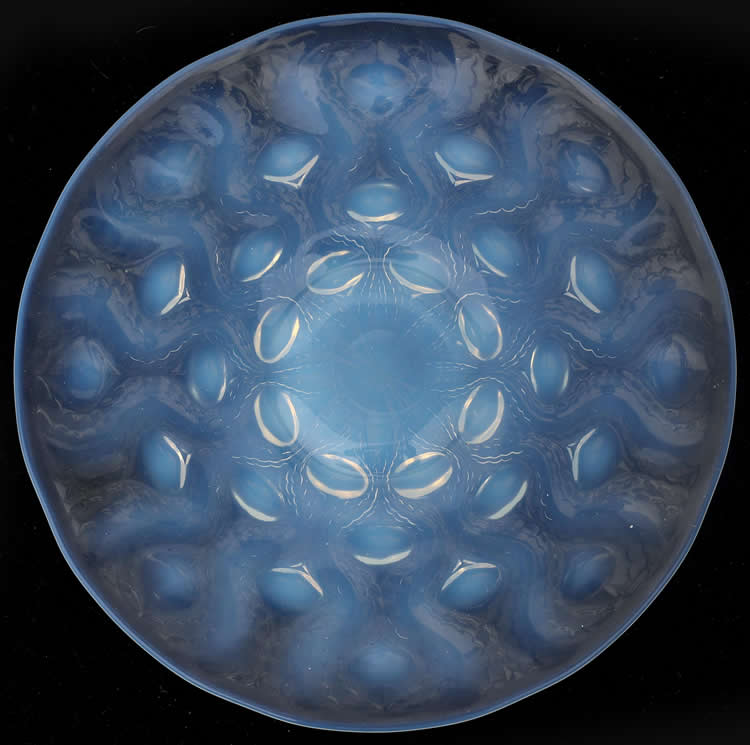 R. Lalique Bulbes Plate