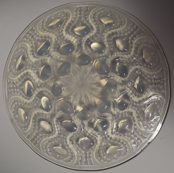 R. Lalique Bulbes Plate