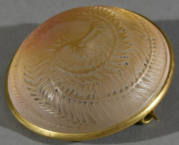 R. Lalique Cabochon Acacias Broche