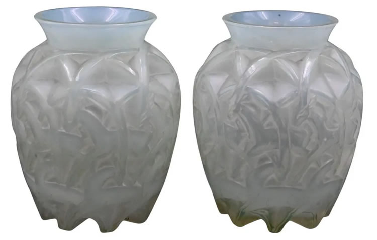 R. Lalique Chamois Vase
