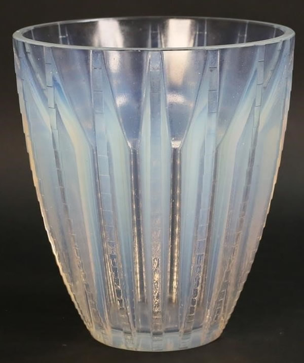 R. Lalique Chamonix Vase